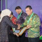 Terima penghargaan