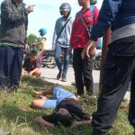 Pemotor tabrak tiang listrik