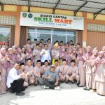Resmikan Skil mart smkn 4 batam