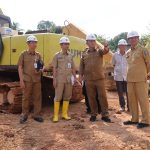 Tinjau proyek