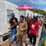 Tinjau pembangunan rumah suku laut