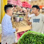 Penjabat Wali Kota Tanjungpinang Hasan, melakukan peninjauan harga Bahan Kebutuhan Pokok, di Pasar Bintan Center, Rabu (1/11/2023).