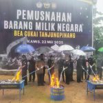 Pemusnahan barang ilegal