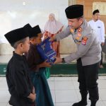 Kapolres Lebak menyampaikan bansos
