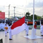 Penurunan bendera merah putih