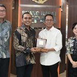 Terima kunjungan menteri Singapura