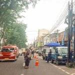 Pengendara Keluhkan Showroom
