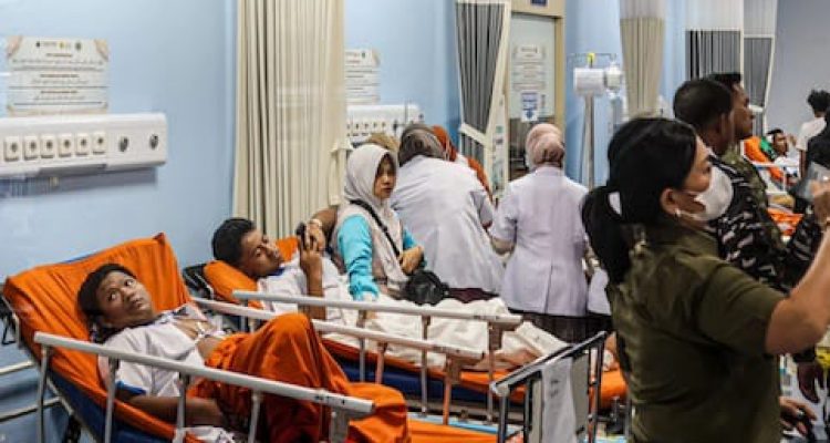 Para siswa yang terluka